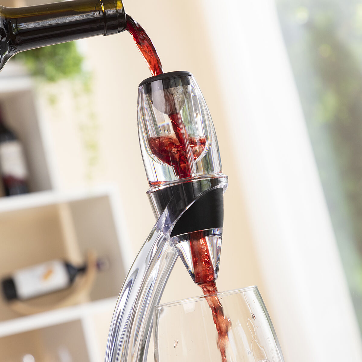 Professioneller Weinaerator mit Turmständer