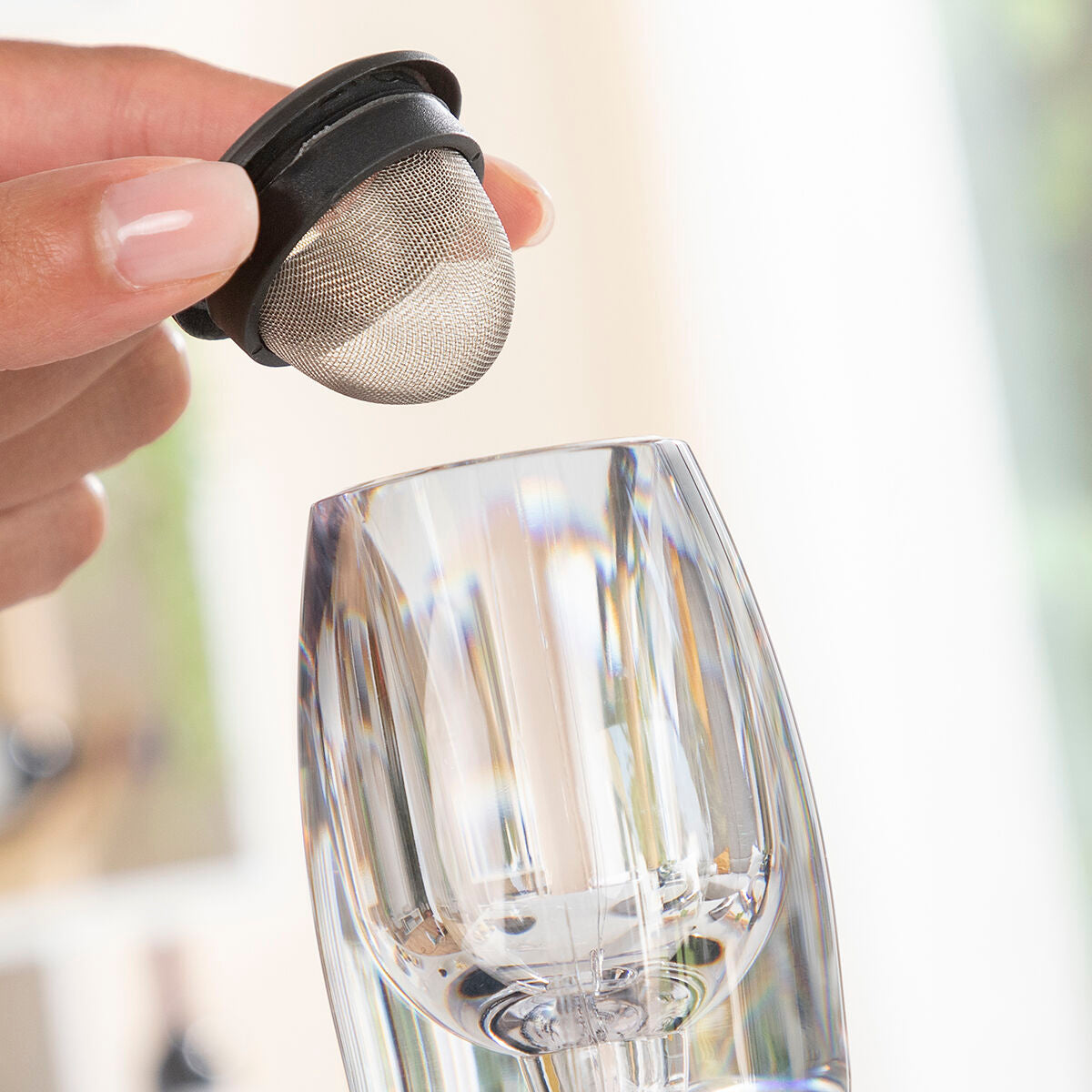 Professioneller Weinaerator mit Turmständer